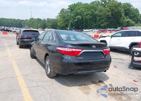 2015 Toyota Camry Se z USA, uszkodzony, nr VIN 4T1BF1FK9FU105820